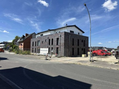 Erstbezug in MG-Bettrath: barrierefreie Erdgeschosswohnung mit großer Terrasse und kleinem Garten