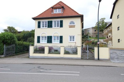 Gepflegte Stadtvilla in bevorzugter Lage von Bad Dürkheim * Grundstück mit Erweiterungsmöglichkeit