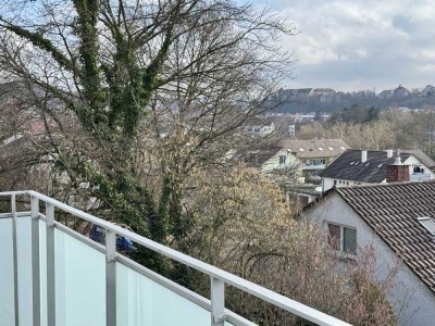 Ruhige, modernisierte 3,5-Zimmer-Wohnung mit 2 Balkonen in Tübingen