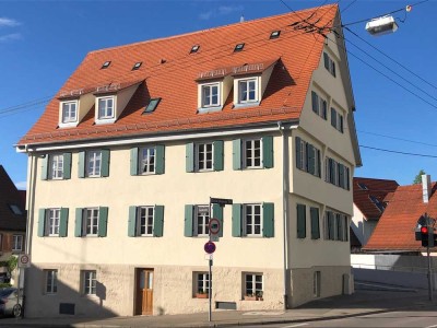 Wohnen im sanierten Denkmal: 1-Zimmer-Wohnung Stuttgart, Plieningen (Ortsmitte)