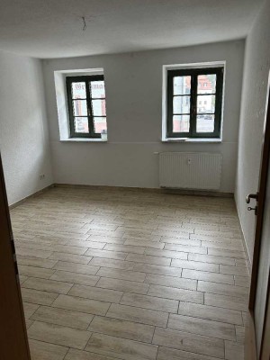 Vollständig renovierte Wohnung mit eineinhalb Zimmern und EBKK in Grimma