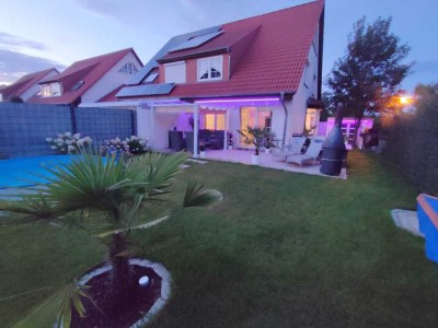 Attraktives Familienhaus (DHH/Eckhaus) mit viel Grün und Licht an der Peripherie von Berlin