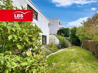 A PLACE TO BE -Bungalow in Essen Kettwig: 135 m²  5 Zi. mit Garten & Garage