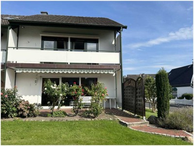 Charmantes Reihenendhaus mit wunderschönem Eckgrundstück in Jork, Altes Land