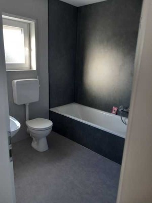Frisch renoviert... freue ich mich auf nette Bewohner! Schifferstadt-Mitte, 3,5 Zimmer