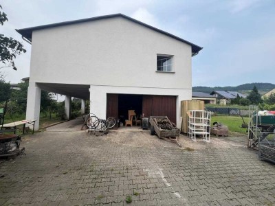 Wohnhaus mit Garage in Kröv