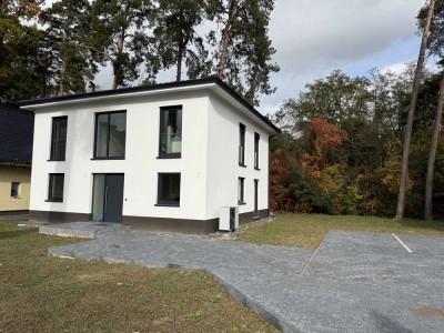 Luxus neu definiert – bezugsfertige Stadtvilla vor den Toren Berlins.