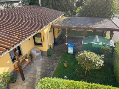 **Kleines Wohn- oder Ferienhaus mit kleinem Garten und Carport in der Eifel**