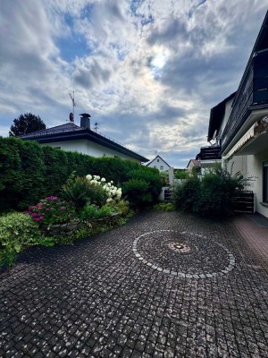 Charmante Doppelhaushälfte mit großer Süd-Terrasse