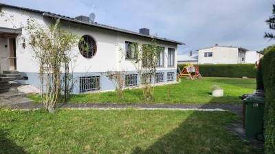 Gepflegtes Einfamilienhaus mit Einliegerbereich, Garten & Option auf zusätzliches 700 m²