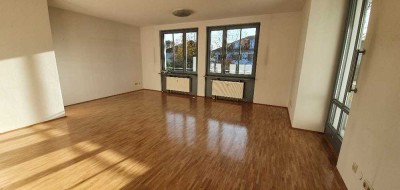***  LICHTDURCHFLUTETE 4-ZIMMER-WOHNUNG, ca. 88m², TERRASSENARTIGER BALKON, TAUFKIRCHEN-Keltenring