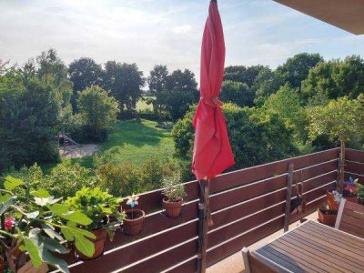 UNVERBAUTER BLICK: MODERNE UND HELLE 2-ZIMMERWOHNUNG MIT SÜDWEST-BALKON IN RUHIGER EXPONIERTER LAGE