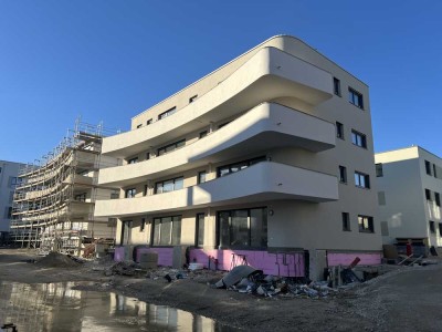 Neubau-Erstbezug: Moderne 3-Zimmer-Wohnung mit Balkon in Reutlingen 2-8