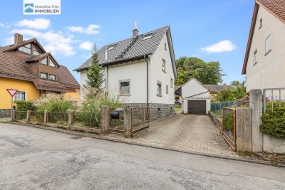 Charmantes Zweifamilienhaus - Sehr gute Substanz und fortlaufend modernisiert