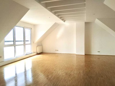 Helle 2,5-Zimmer Dachgeschosswohnung mit Balkon in Worms Innenstadt West