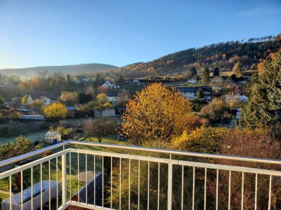 Familienfreundliche 4-Raum-Wohnung mit gehobener Innenausstattung in Bad Blankenburg