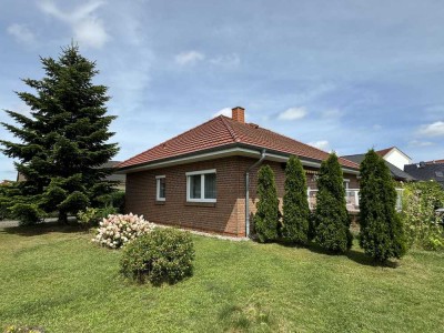 Gepflegter Bungalow mit Kamin und Carport in Grimmen