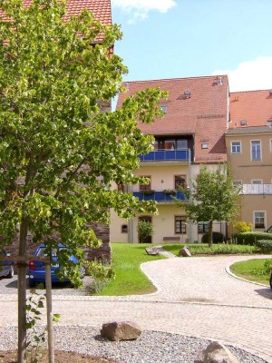 Sehr individuelle, moderne Wohnung in saniertem Altbau