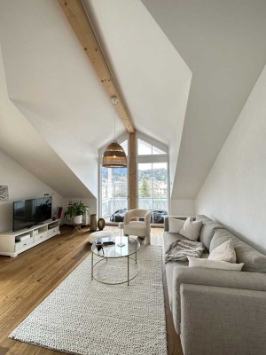 Sonnige 3-Zimmer-Dachgeschoss-Wohnung mit 2 Balkonen und traumhaftem Ausblick!