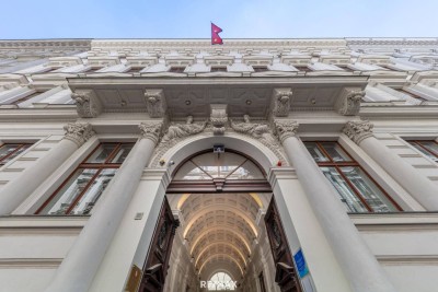 Altbau trifft Moderne – Wohnen über den Dächern