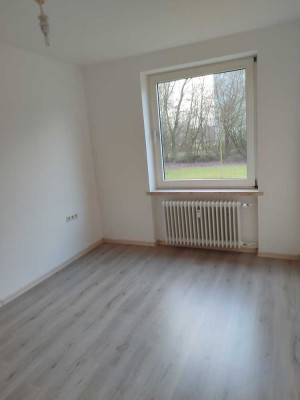 Frisch renovierte 2-Zimmer-Erdgeschosswohnung – sofort bezugsfrei!