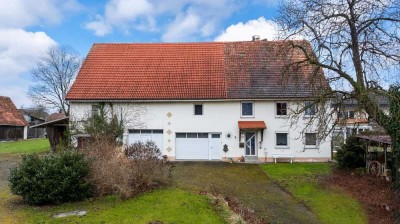 Ruhiges Landleben im Zentrum: Bauernhaus mit großzügigem Obstbaumgarten!