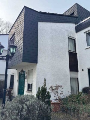 Attraktives und modernisiertes 5-Raum-Reihenhaus mit geh. Innenausstattung und EBK