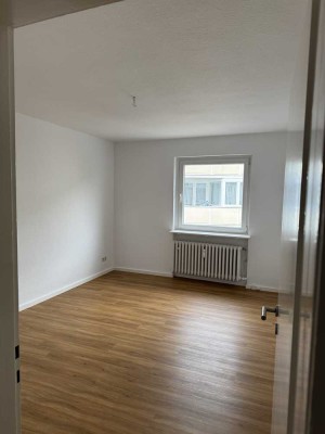 Gepflegte 2-Zimmer-Wohnung im 4. OG in Bonn-Zentrum