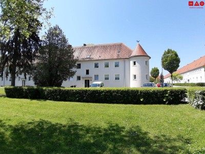 Eine umfassend sanierte 2 Zimmer-Wohnung mit tollem Grundriss, praktischem Abstellraum und sehr schönem Badezimmer wartet auf Sie! Sofort verfügbar!