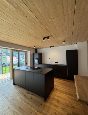 3-Zimmer Wohnung mit Küche und Kochinsel im Luftkurort Falkenstein.