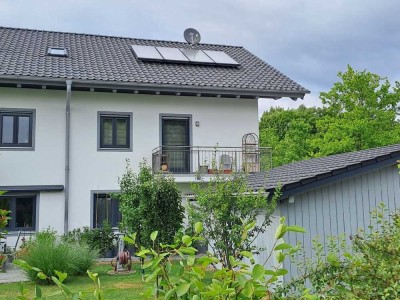 Willkommen in Wielenbach: moderne 2-Zimmer-Wohnung mit freiem Blick