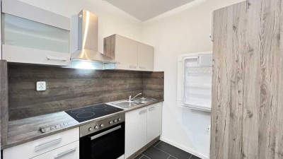 3 Zimmer & Balkon, Einbauküche + TV geschenkt