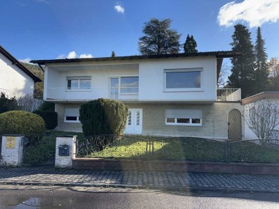 Großzügiges 6-Zimmer-Haus mit Garten, Terrasse und sonnigem Balkon