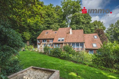 Aachen Südviertel!
Großes Wohnhaus mit flexiblen Nutzungsmöglichkeiten in absolut ruhiger Lage.