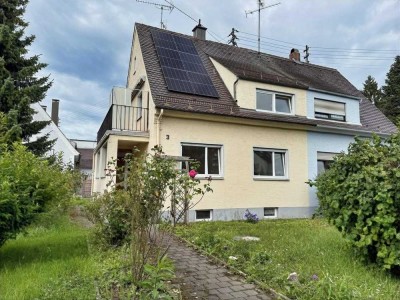 Viel Potential auf großem Eckgrundstück - Doppelhaushälfte mit Gartenidylle in Augsburg-Firnhaberau