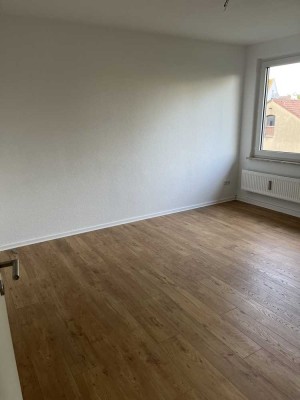 sanierte 1-Raum-Wohnung mit Einbauküche