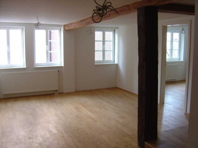 **Leben im historischen Ambiente**tolle 3,5 Zimmer-Whg. im Zentrum von Herrnberg**
