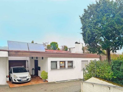 Stuttgart-Hoffeld: Großzügiges EFH - ideal für Familien in bester Lage mit Innenpool und Garten