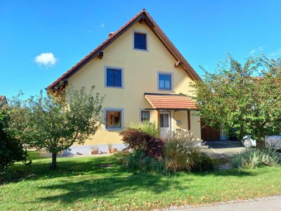 Wohlfühl-Niedrigenergie-Haus in ruhiger Lage mit viel Platz und schönem Garten