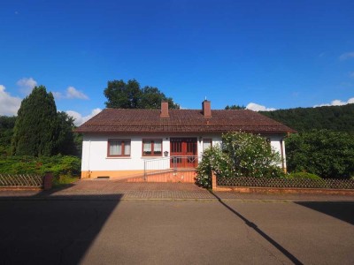 IHR BUNGALOW MIT GARTEN UND GARAGE IN ORTSRANDLAGE