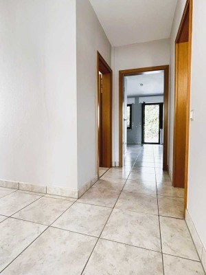 **MIT EIGENEM GARTEN**Gemütliches wohnen mit XXL-Sonnenterrasse in Alt-Meckenheim!