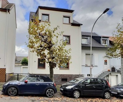 Modernisiertes Einfamilienhaus mit Photovoltaik, E-Ladestation