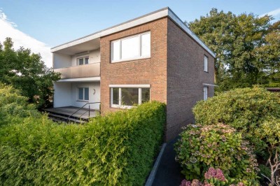 westimmobilien: Saniertes und modernisiertes Zweifamilienhaus im „Supernormalen“ Elmshorn