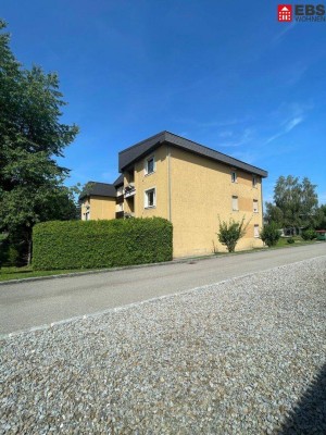 Fußnah zum Bahnhof Schärding und Grenznähe inklusive: 3-Zimmer-Wohnung, frisch saniert, mit Loggia &amp; Garage! Ab sofort beziehbar!