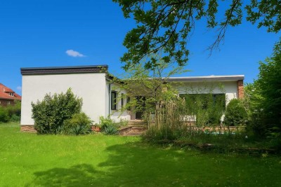 Leben, wie Sie es lieben - Ihr neues Zuhause im Bungalowstil mit Gartenidylle