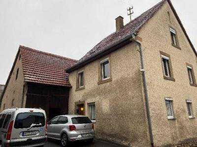 Charmantes Zweifamilienhaus mit vielfältigem Potenzial in Knittlingen