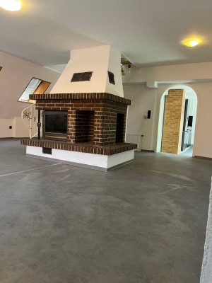 Erstbezug nach Sanierung: 4-Zimmer-Dachgeschoss-Maisonettewohnung