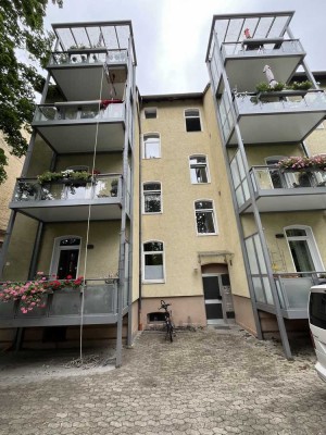 Altbau-Charme trifft Moderne – 3-Zimmer-Wohnung mit Balkon neu saniert