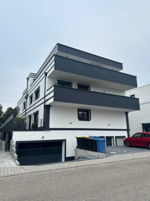 Neuwertige Penthouse-Wohnung mit 2 Zimmern und Balkon in Worms-Herrnsheim