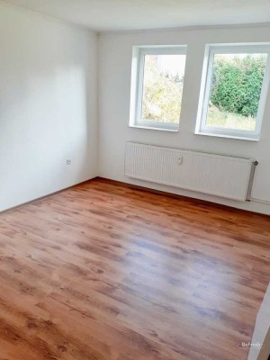 Helle und moderne 2-Zimmer-Einliegerwohnung - 50 m2 mit Einbauküche